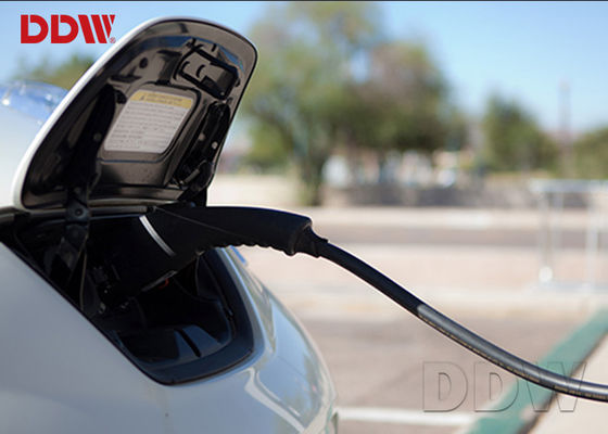 Υπαίθριο ψηφιακό σύστημα σηματοδότησης 70 ίντσα ddw-AD7001S σωρών δαπανών ISO9001 για το ενεργειακό αυτοκίνητο 2500 ψείρες