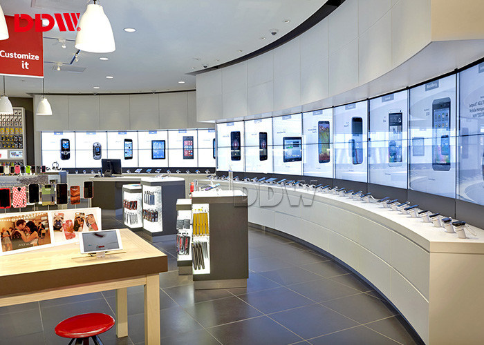 οκτάμπιτο 16.7M έκαμψε τον τηλεοπτικό τοίχο LCD 46 ίντσα υψηλή φωτεινότητα 700nits με τους χαμηλού θορύβου ανεμιστήρες